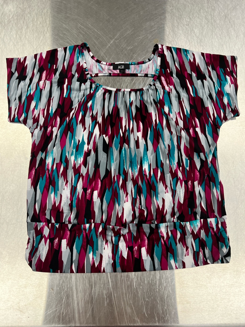 AGB Short-Sleeve Abstract Keyhole Top in Teal, Magenta & Black Women’s Medium